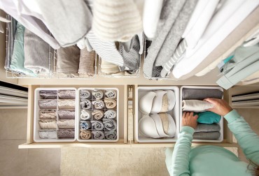 Decluttering: come organizzare l'armadio