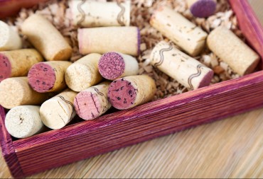 Idee di riciclo creativo per vecchie casse di vino in legno vuote.